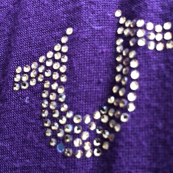 True religion v neck - Picture 2 of 3